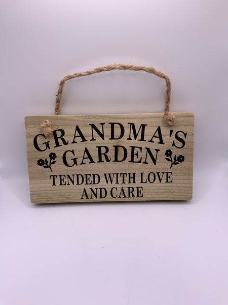 (259) Grandmas Garden -Rustic Plaque-PL 015