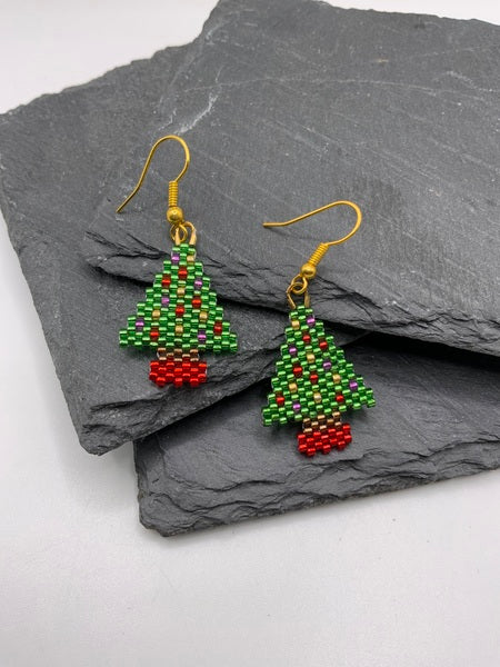 (132) Christmas Tree Earrings