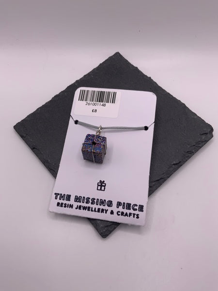 (261) Jesmonite wire wrapped grey cube on cord