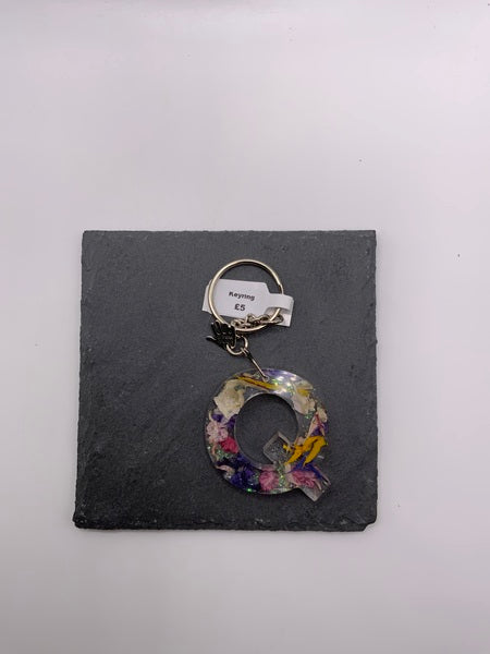 (261) Q Floral Resin Lettered Keyring