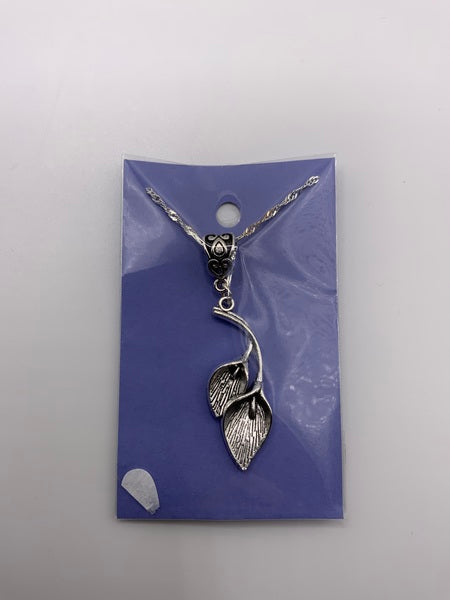 (224) Leaf Drop Necklace