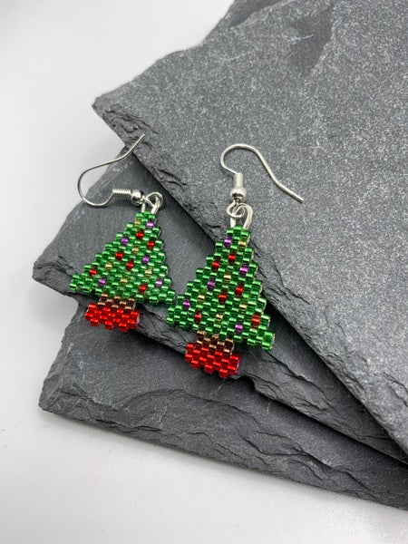 (132) Christmas Tree Earrings - Silver Plated