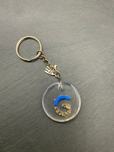 (261) Beach Resin Letter Keyring - G - Clear