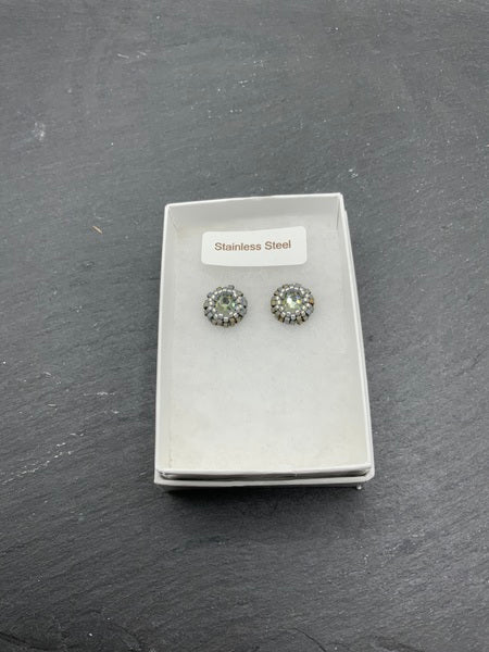 (132) Beaded Grey Stud Earrings