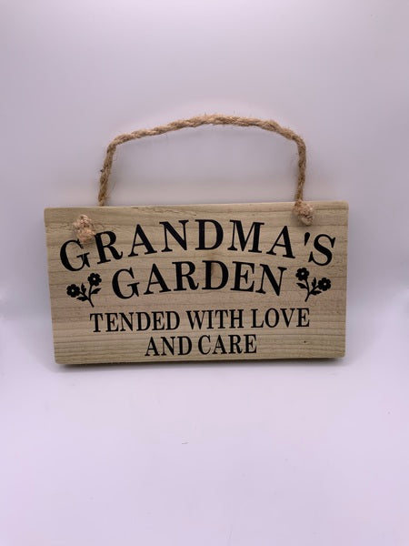 (259) Grandmas Garden -Rustic Plaque-PL 015