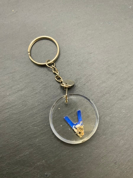(261) Beach Resin Letter Keyring - V - Clear