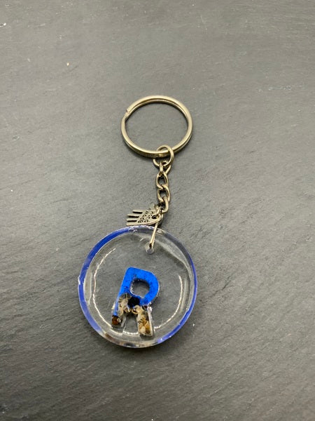 (261) Beach Resin Letter Keyring - R - Clear