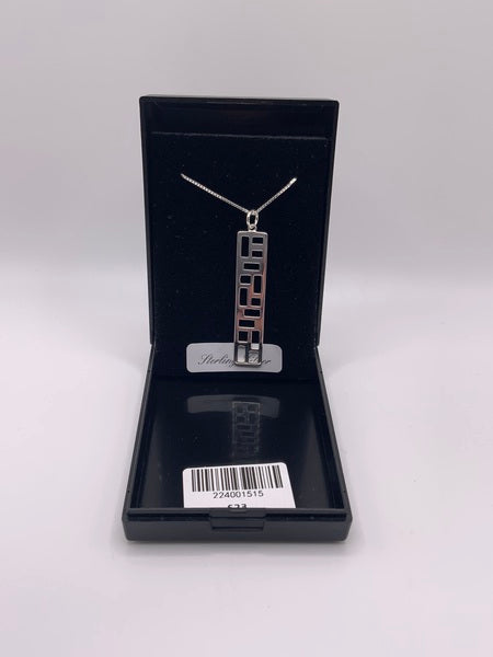 (224) Sterling Silver Geometric Oblong Necklace