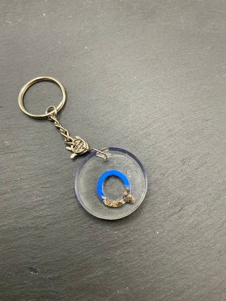 (261) Beach Resin Letter Keyring - Q - Clear